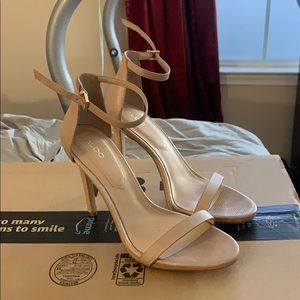 Aldo Nude Strappy Heel Size 9